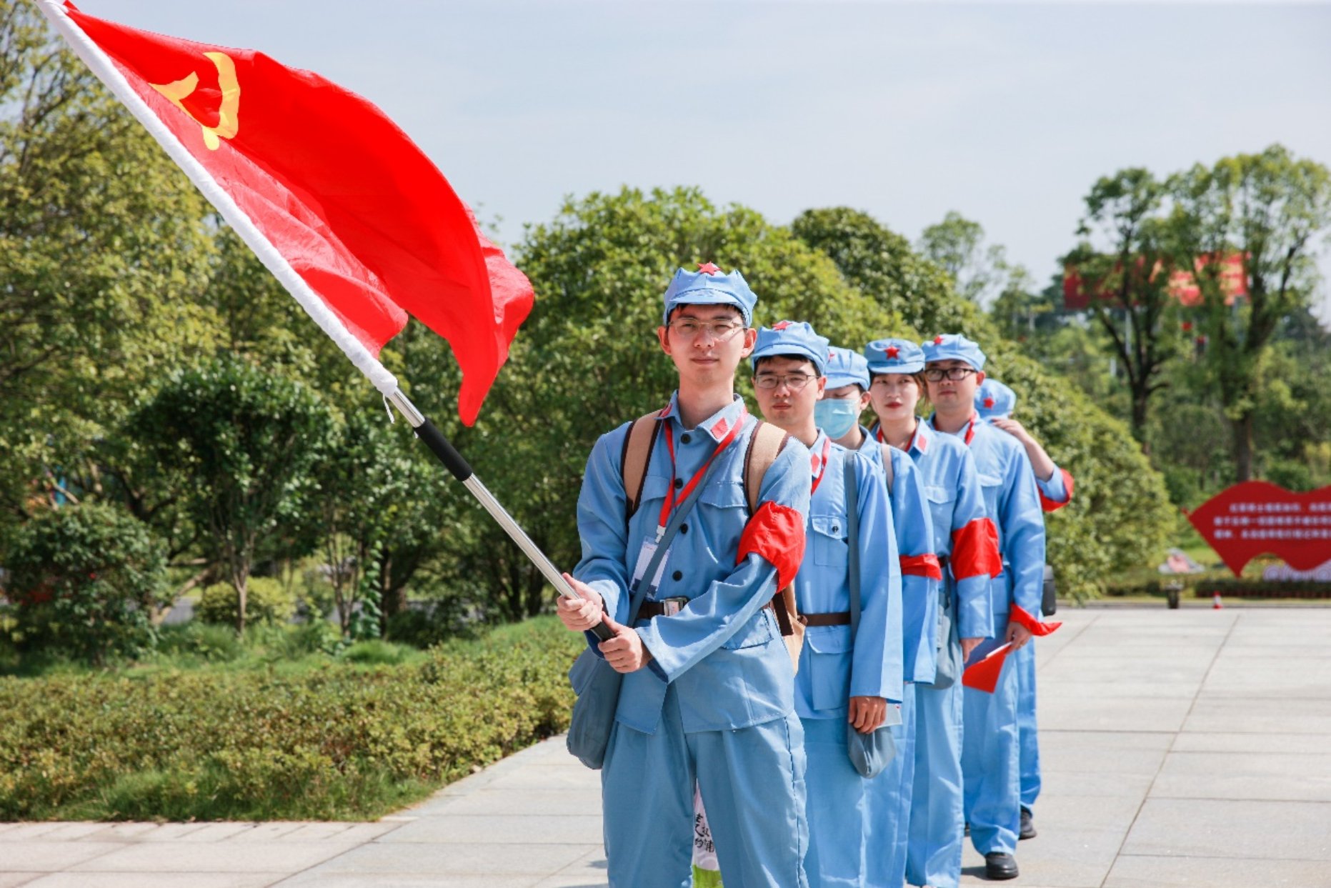 F:\韩笑党支部材料\12. 桂林实践\新闻稿\北大经济学院照片\0W0I0308.jpg